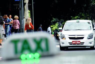 Ministério Público vai ao STF contra licença hereditária para táxi