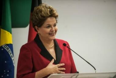Ministro vota para multar Dilma 