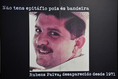 Acusado de manter correspondência com exilados político, Paiva - que havia sido cassado em 1964 - foi preso em casa, diante de familiares