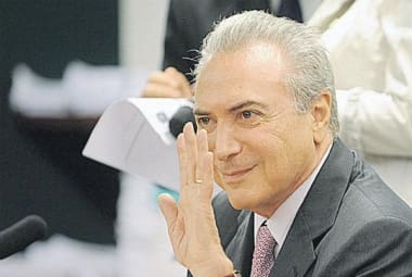 Temer diz que, "se continuar assim", fica difícil Dilma concluir manda