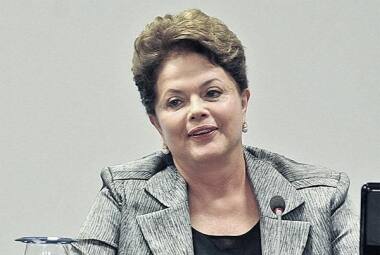 Pela rede social, Dilma desejou a ele “votos de um grande governo”