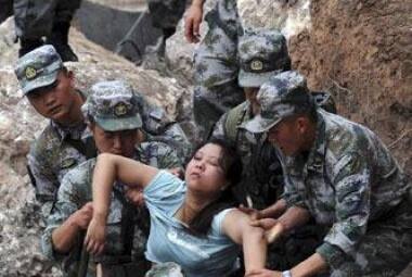 As autoridades chinesas mobilizaram 7.000 pessoas, incluindo 5.000 soldados para o resgate
