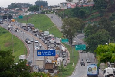 Motoristas enfrentaram retenção no Anel Rodoviário Foto: Uarlen Valerio  / O Tempo 26 . 11 .2014